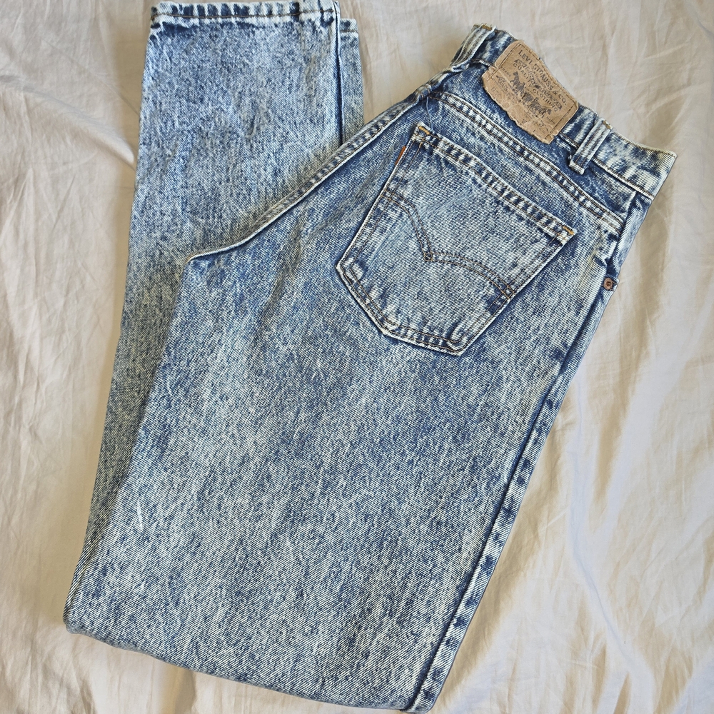 Levi's Men's Light Blue Acid-Wash Straight Jeans